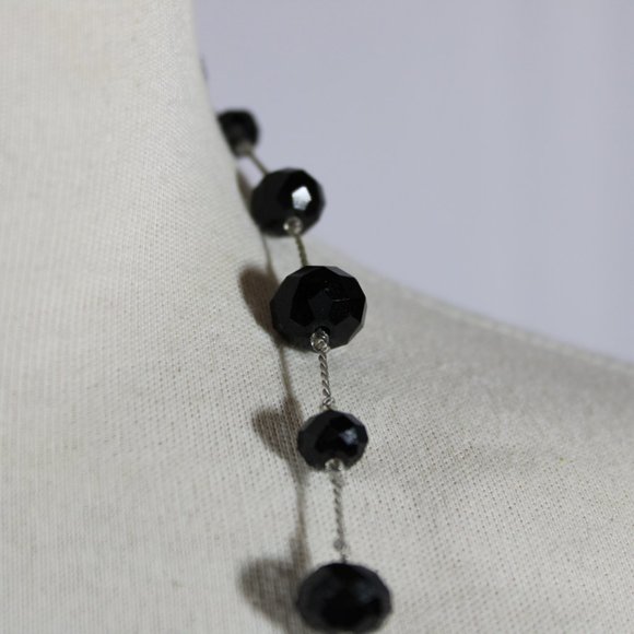 [5/$25] Black Glass Bead Necklace - Picture 5 of 8